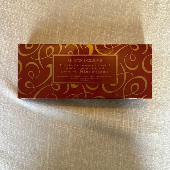 Avon Exclusive 2001 Set of 3 Bisque Porcelain Ornaments/24K Gold Accent - Picture 10 of 10